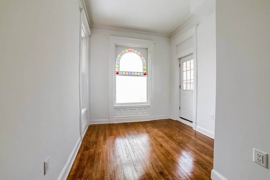 Living Room - 495 Orange St