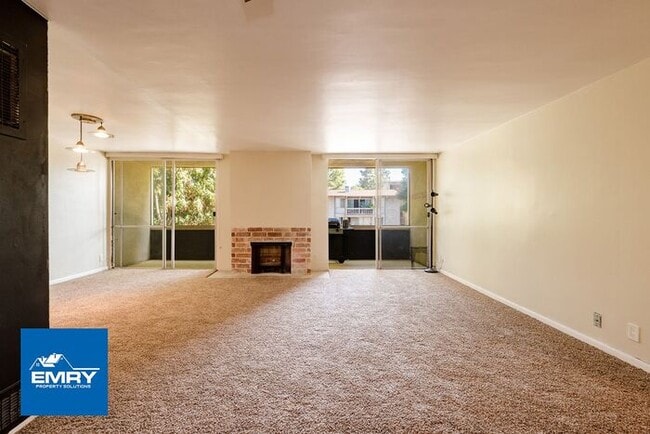 Building Photo - Condo for Rent in Culver City 2 Bed 2 Bath...