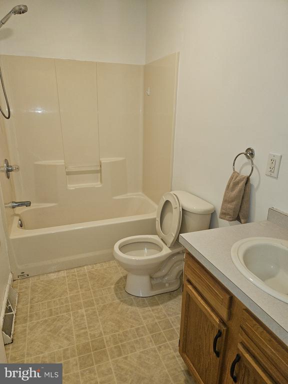 Building Photo - 1806 PA-212