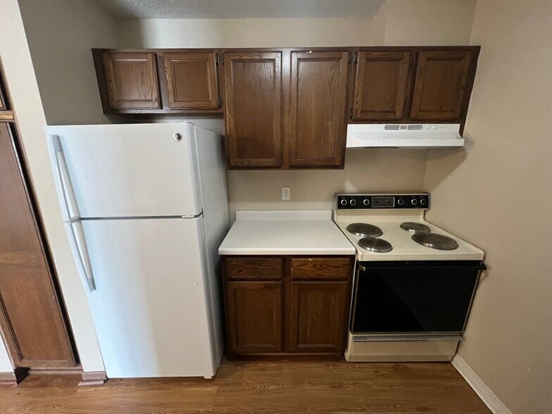 Building Photo - 2120 Valleyhigh Dr NW