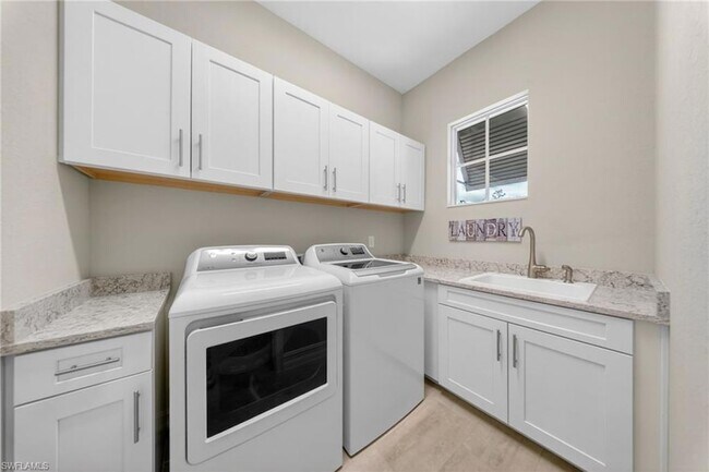 Building Photo - 14930 Blue Bay Cir