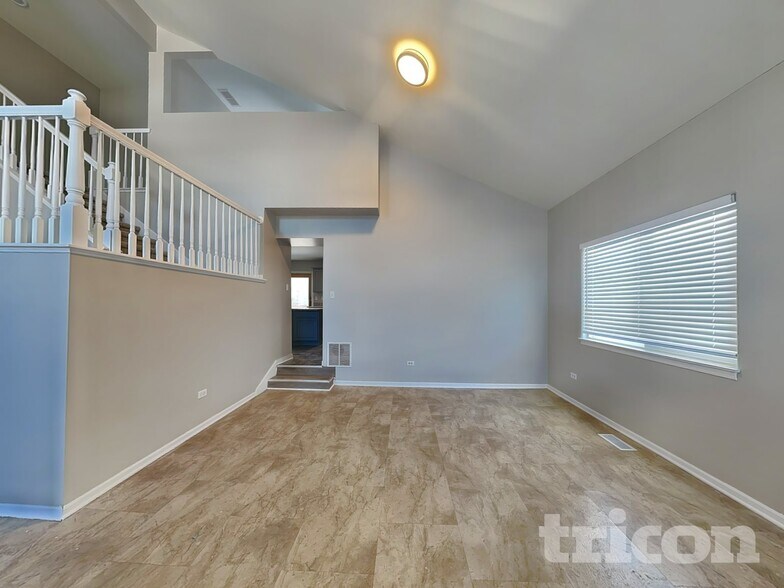 Building Photo - 2005 Alpine Way