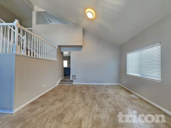 Building Photo - 2005 Alpine Way