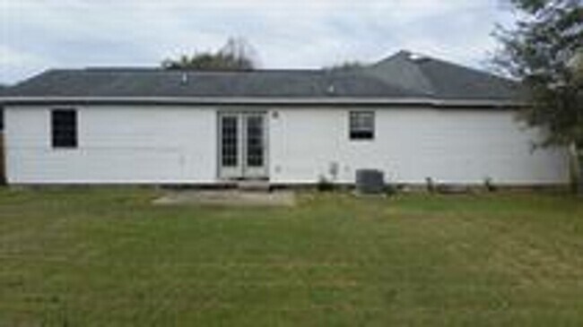 Building Photo - Coming Soon: Newly Renovated Cozy & Spacious 3 Bedroom Home with Garage and Private Backyard