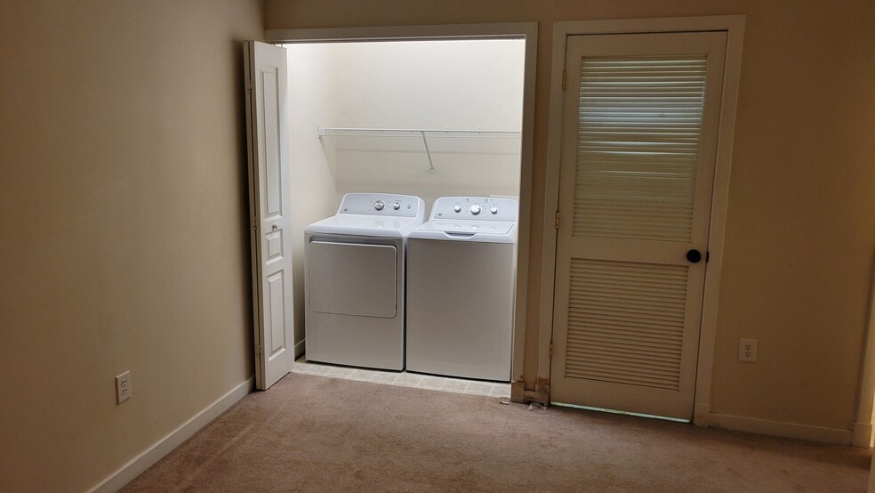 Building Photo - 1252 Frost Pl