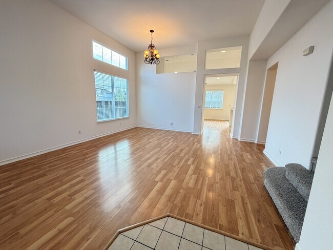 Building Photo - 1305 Brooktrail Dr