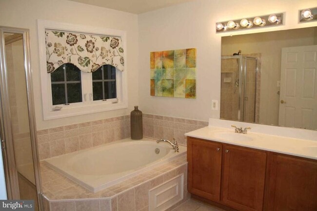 Building Photo - 12423 Falconbridge Dr