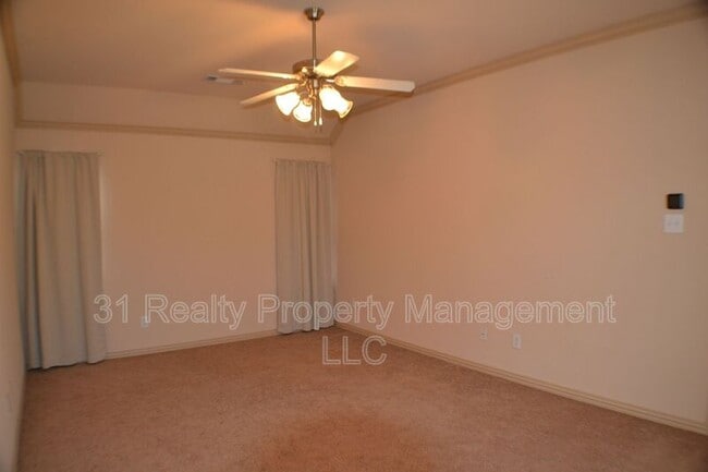 Building Photo - 1466 Cambridge Dr