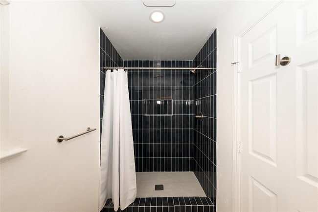 Building Photo - 5701 Gloucester Ln