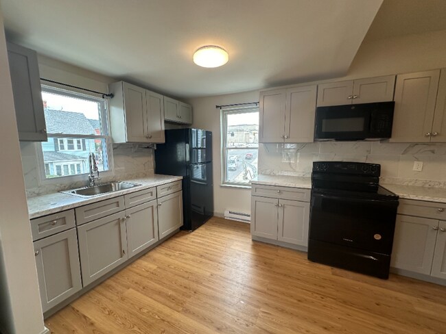 Building Photo - 55 Highland St