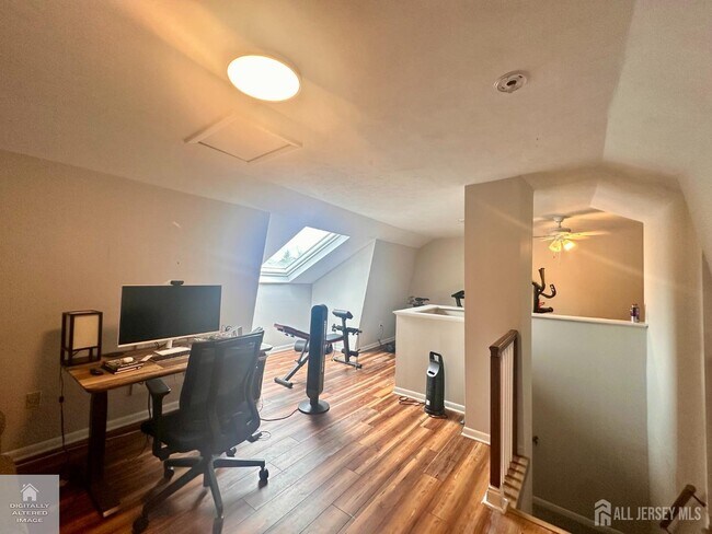Building Photo - 163 Thoreau Dr