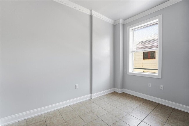 Building Photo - 3-5 Potter Pl