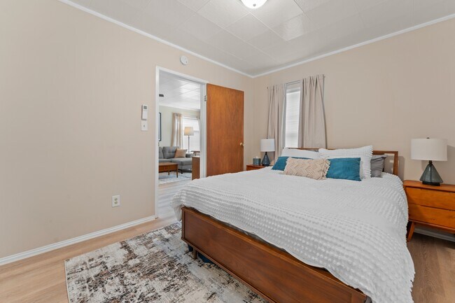 Building Photo - 1612 E 29th St