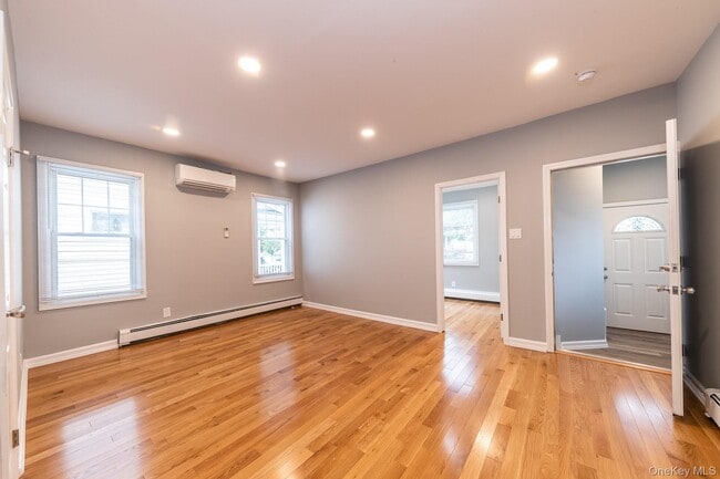 Building Photo - 20 Starks Pl