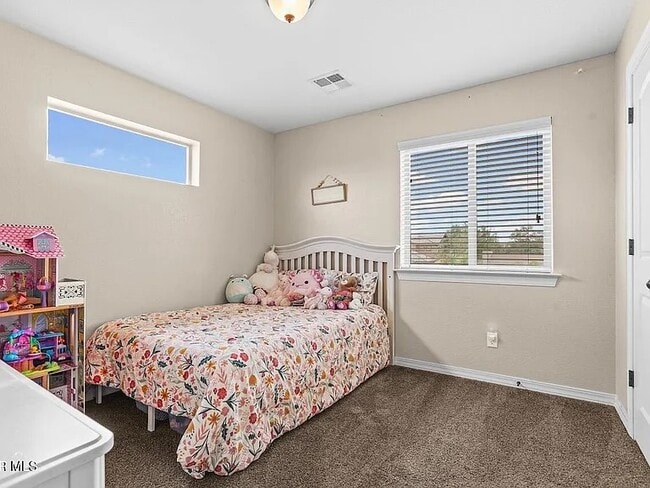 Building Photo - 5525 Valley Cedar Dr