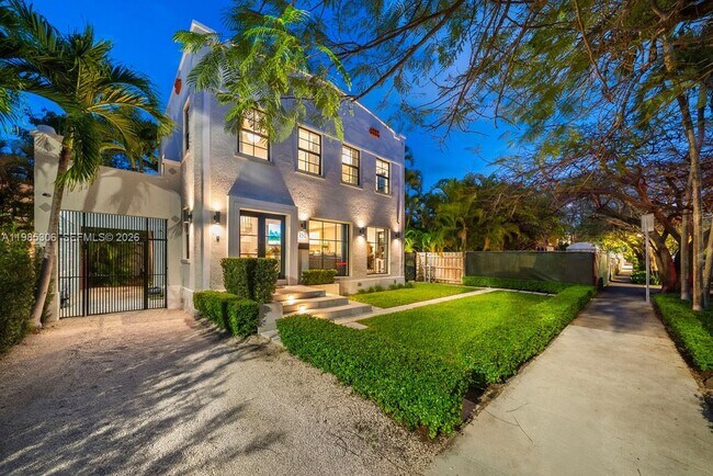 Building Photo - 151 NE 43rd St