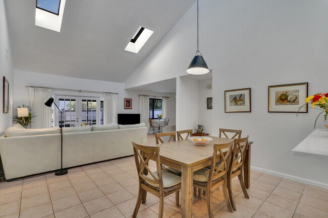 Building Photo - 13403 Bedford Mews Ct