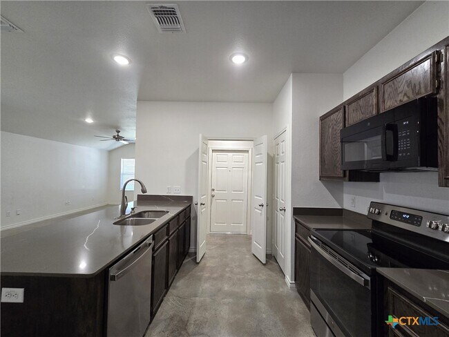 Building Photo - 2318 Zanoletti Ct