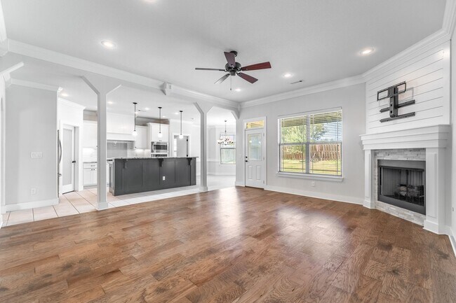 Building Photo - Luxury Living in Bentonville: Modern 4 Bed, 3 Bath Home with Fenced Yard