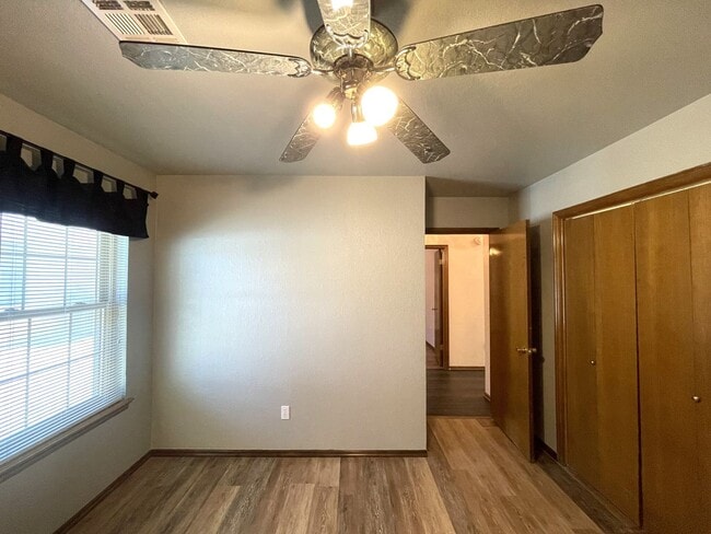 Building Photo - 12409 Hastings Rd