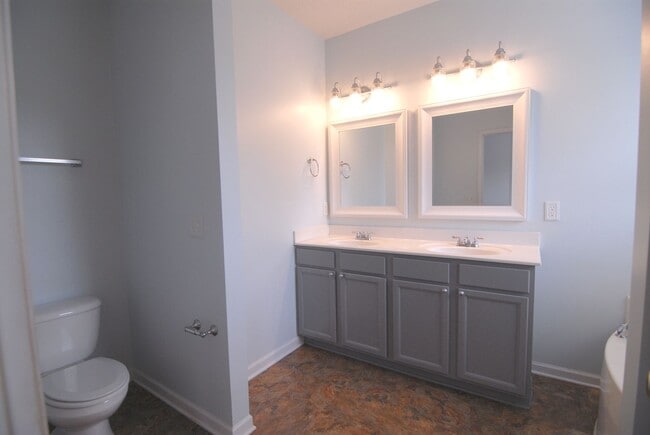 Building Photo - Stunning 2 story brick home 4 bedroom 2.5 ...