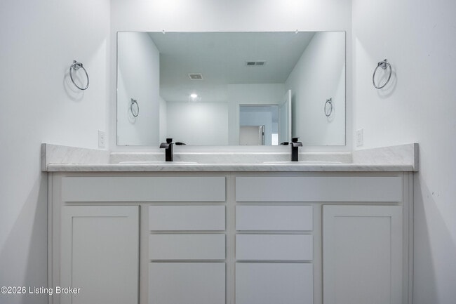 Building Photo - 17010 Meander Way