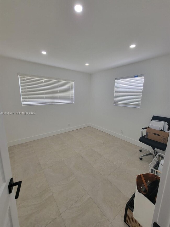 Building Photo - 1052 SW 79th Ave