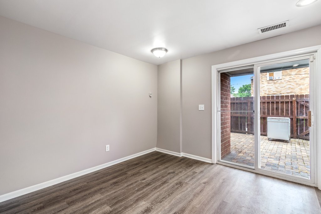 Eat-in kitchen - 1327 Fair Ave