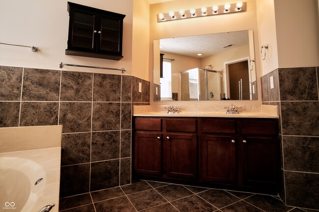 Building Photo - 11813 Traymoore Dr