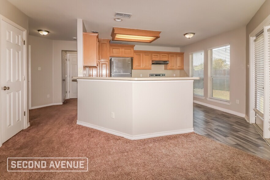 Building Photo - 1968 Westwood Dr