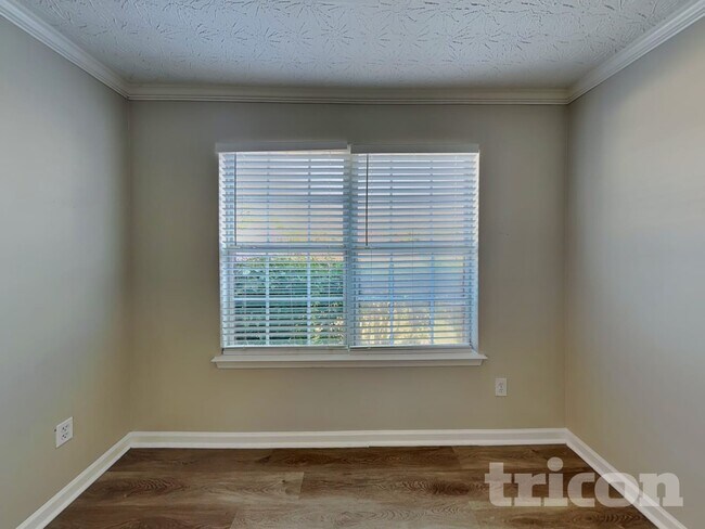 Building Photo - 1005 Ulster Ct