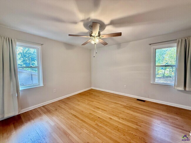 Building Photo - 519 Arrowhead Trl