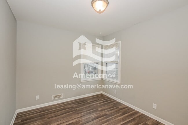 Building Photo - 5823 N 27th Ave