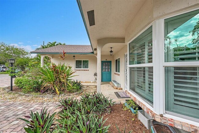 Building Photo - 1980 SW 28th Terrace