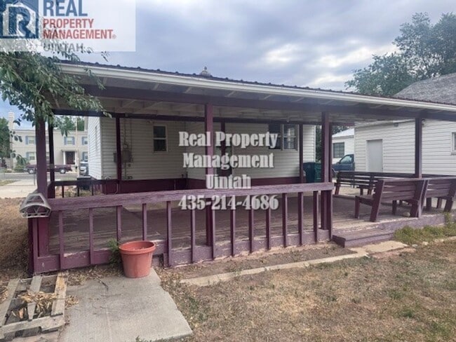 Building Photo - RENT AND DEPOSIT HAS BEEN REDUCED!! 4 bedr...