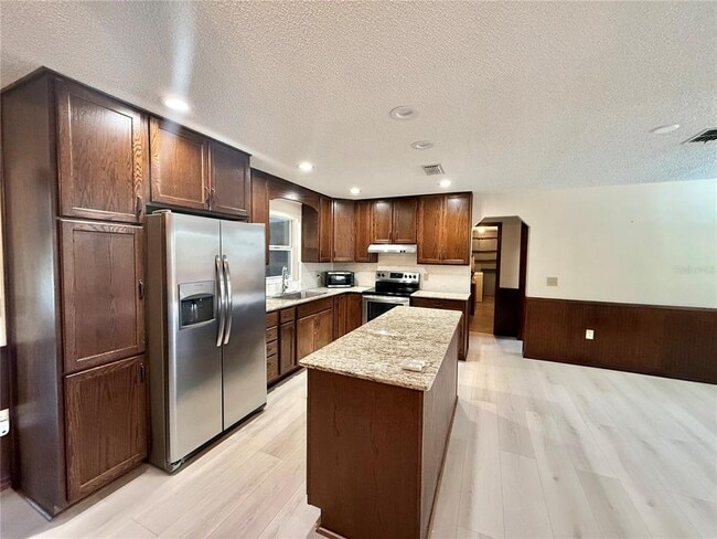 Building Photo - 2503 Woodhaven Ct