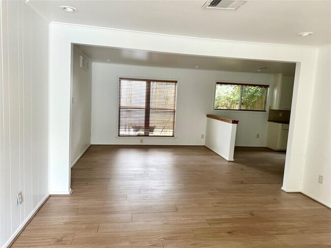 Building Photo - 5223 Schuler St