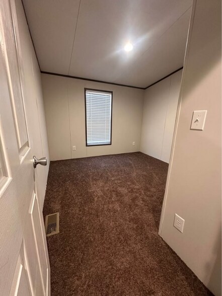 Building Photo - 3200 S Highland Park Dr