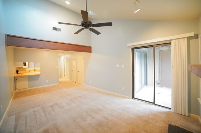 Building Photo - 216 Dixie Dr