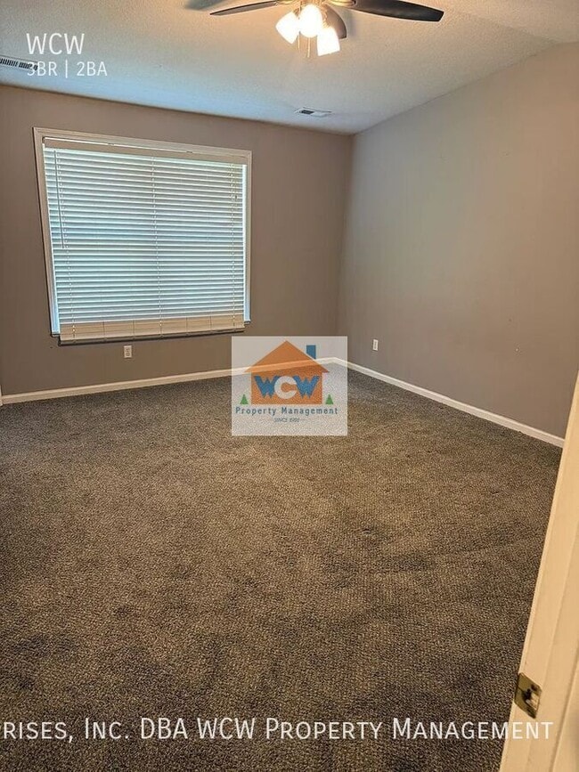 Building Photo - 2400 Stowe Dr