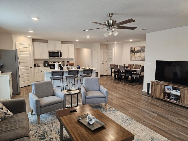 Building Photo - 4701 Airmen Dr