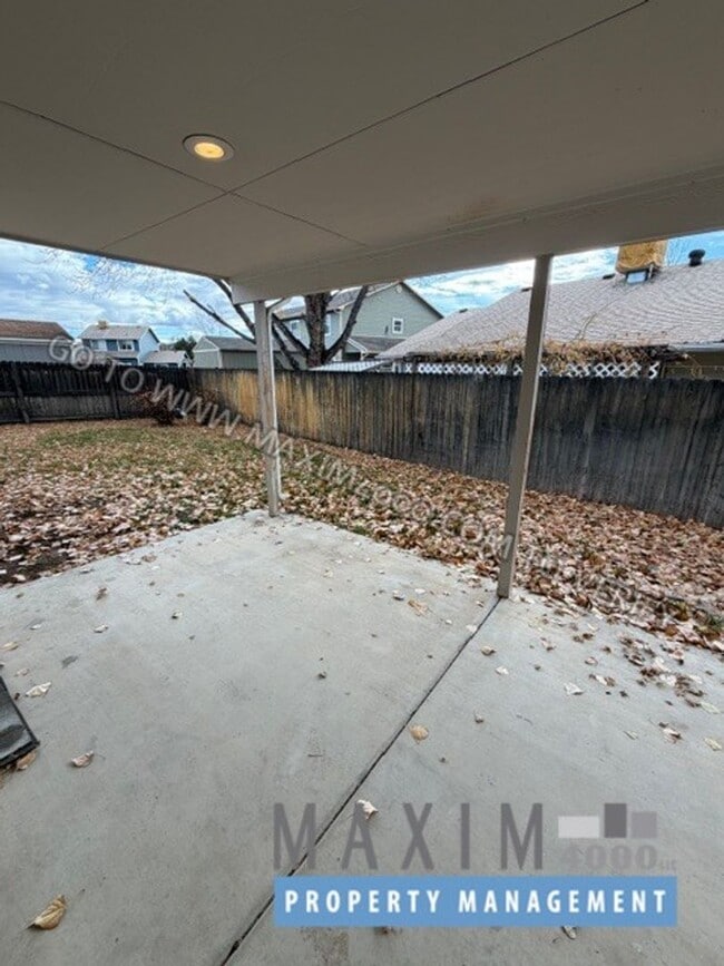 Building Photo - 210 W Sunset Dr