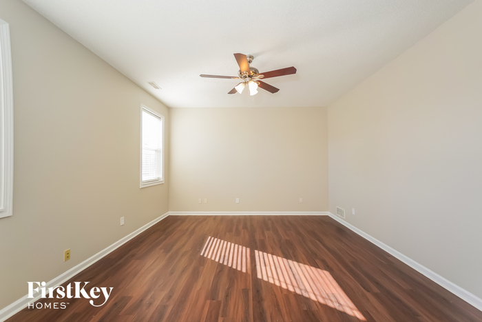 Building Photo - 623 Rocky Meadow Dr