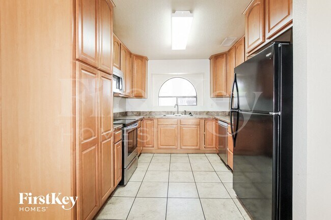 Building Photo - 6410 W Townley Ave