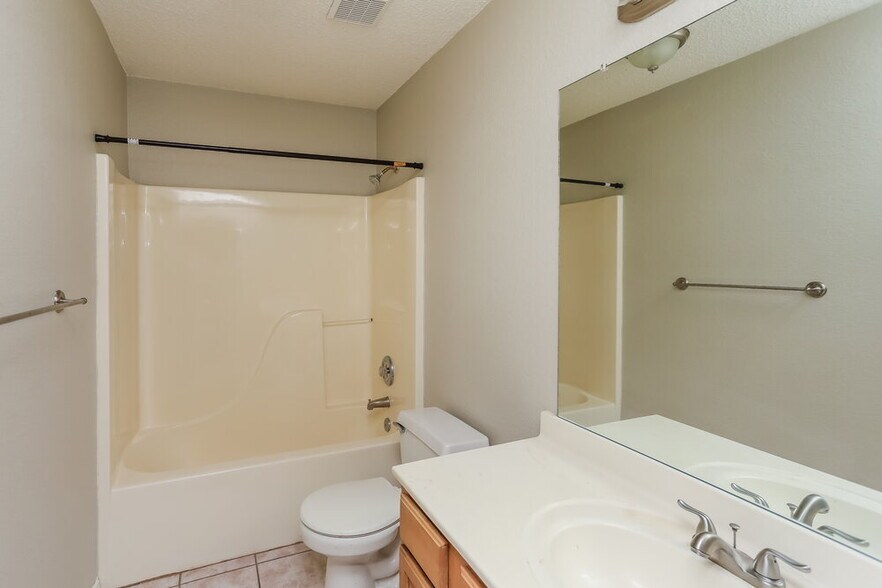 Building Photo - 4220 Fernleaf Dr