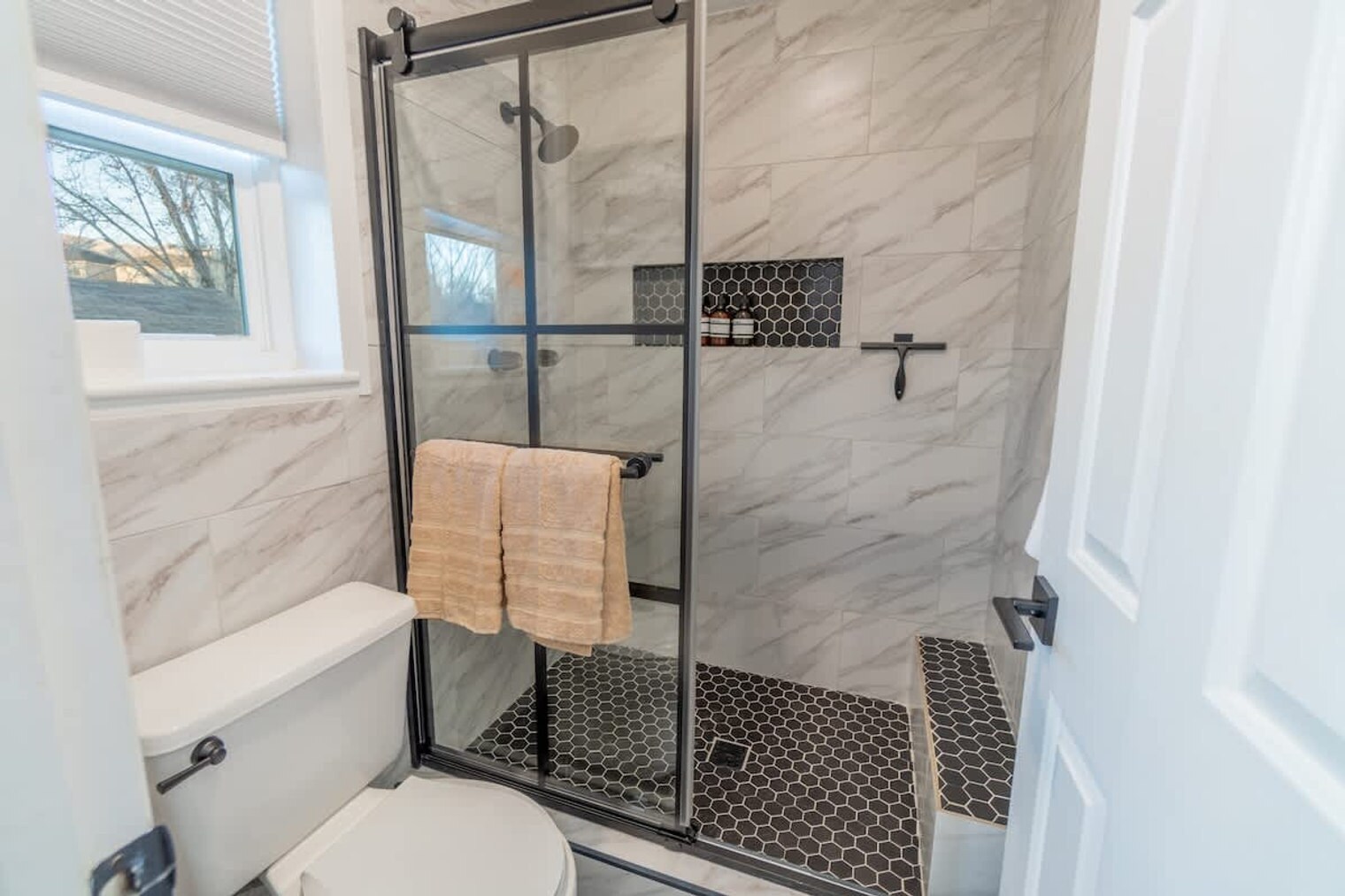 Building Photo - 6511 Enchanted Valley Dr