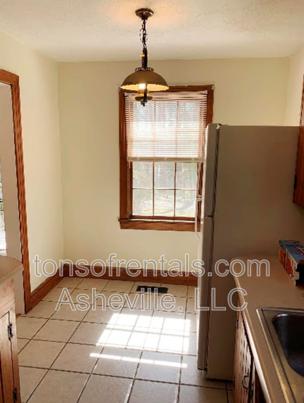 Building Photo - 250 Chestnut St