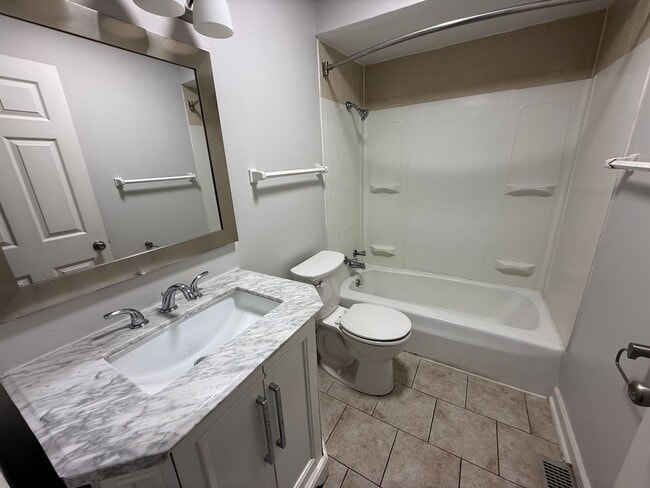 Building Photo - Evansville East side