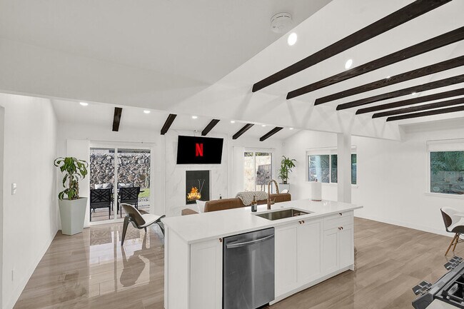 Building Photo - 7313 Cerro Negro Dr