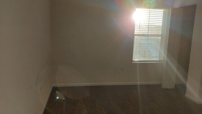 Building Photo - Townhome in Baymeadows